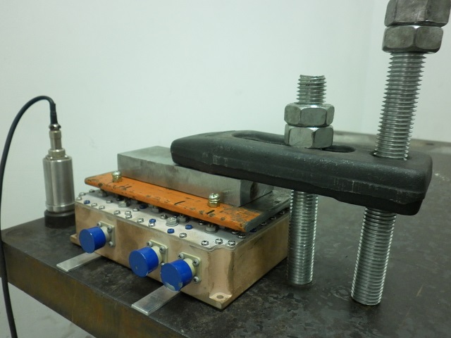 JH振動(dòng)時(shí)效設(shè)備消除焊接件殘余應(yīng)力實(shí)驗(yàn)