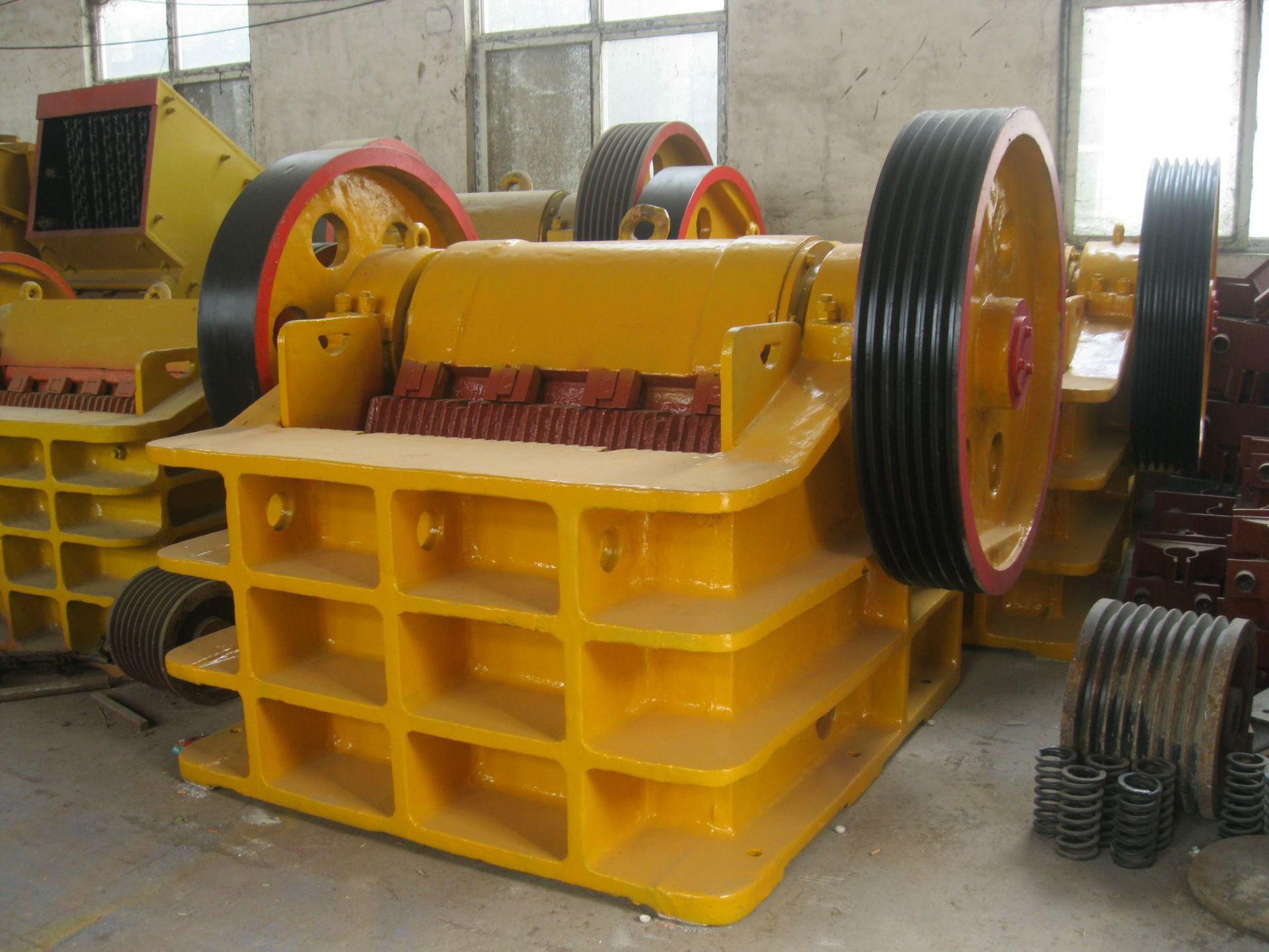 大型顎式破碎機(jī)振動時效處理工藝研究