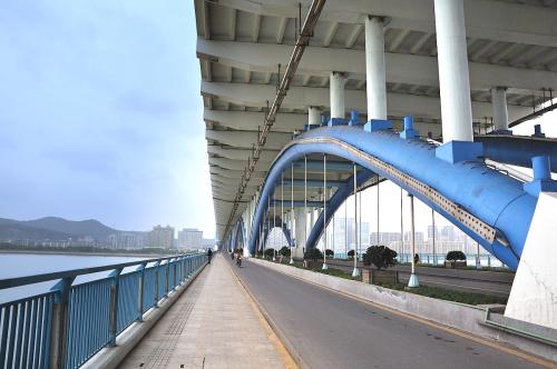 應(yīng)變電測(cè)法在橋梁結(jié)構(gòu)中的應(yīng)用